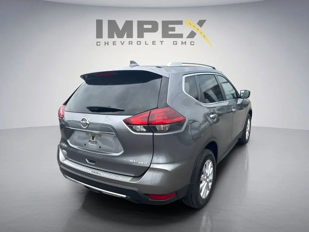 Used 2018  Nissan SV image 5