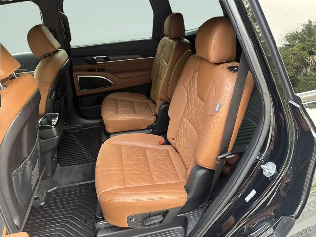 Used 2025 Black Kia EX X-Line image 21