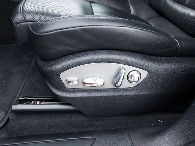 Used 2023 Purple Porsche Base image 16