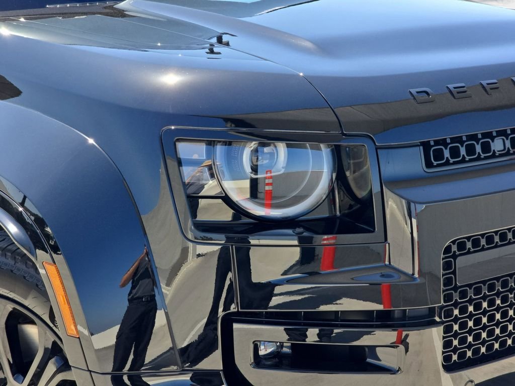 New 2026 Narvik Black Land Rover OCTA Black image 32