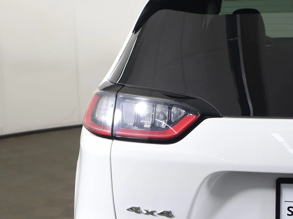 Used 2019 White Jeep Limited image 15