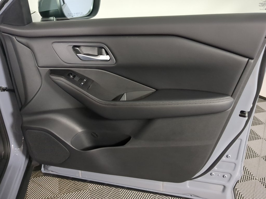 New 2026 Boulder Gray Pearl Nissan SV image 21