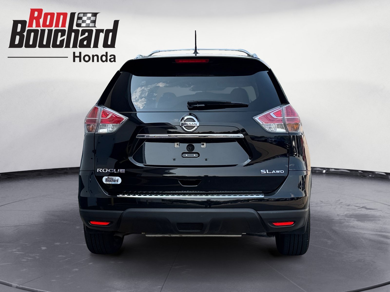 Used 2015 Super Black Nissan SL image 3