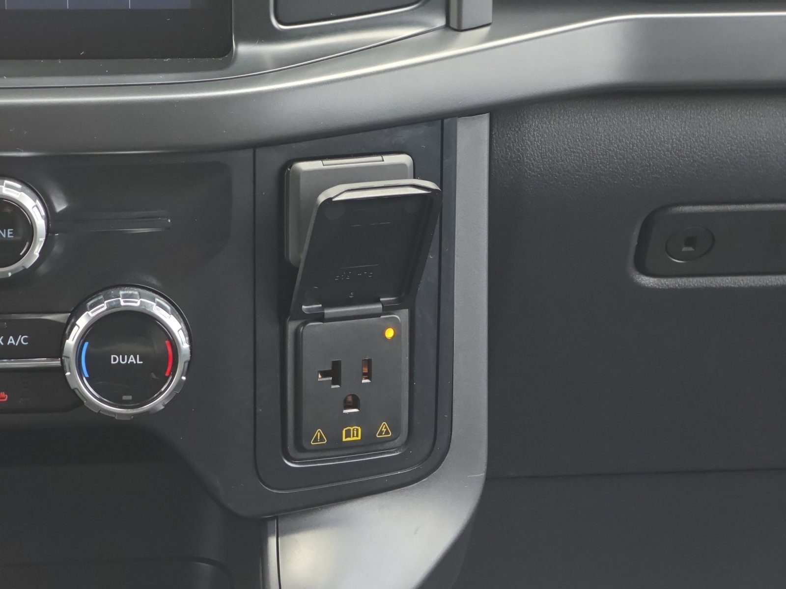 Used 2024 White Ford Tremor image 25