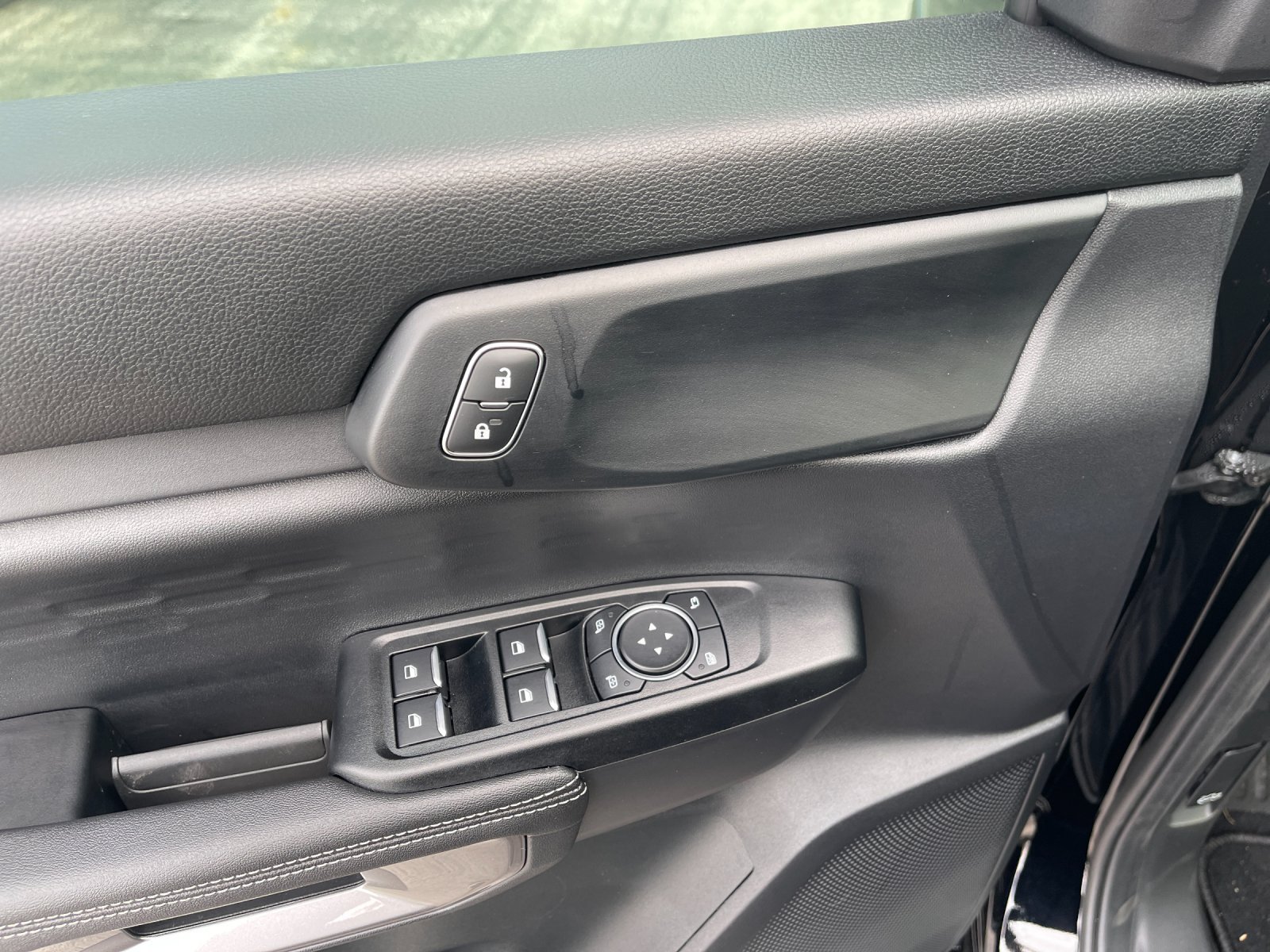 New 2025 Shadow Black Ford XLT image 12