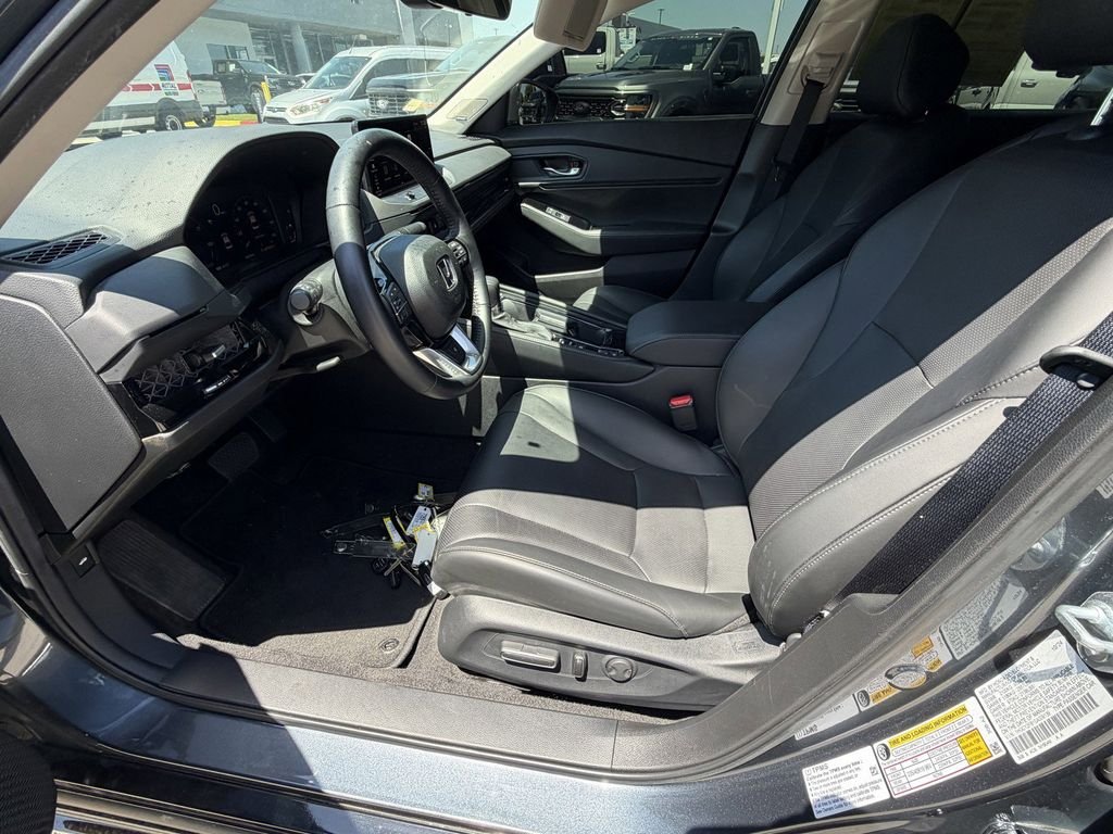 Certified Used 2025  Honda Touring image 24
