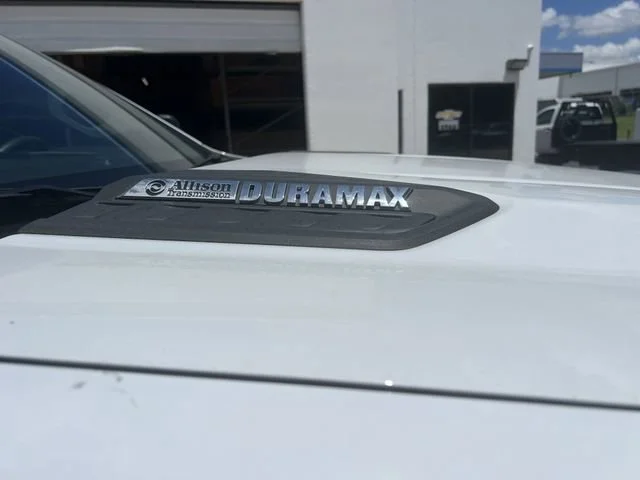 New 2025 Summit White Chevrolet Work Truck image 11