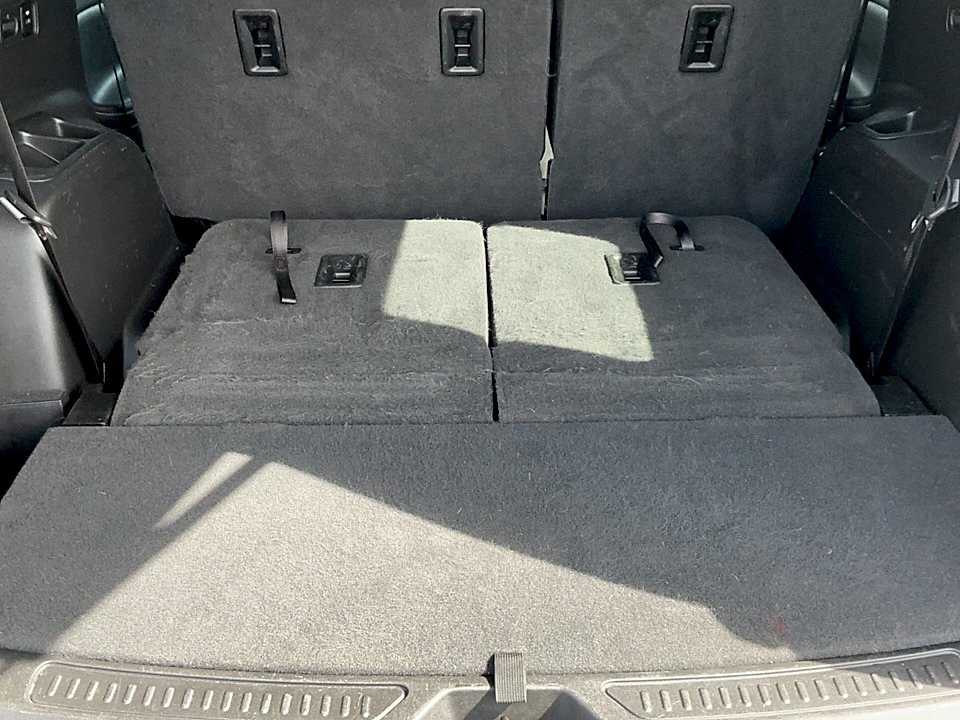 Used 2020 Summit White GMC FWD SLE image 22