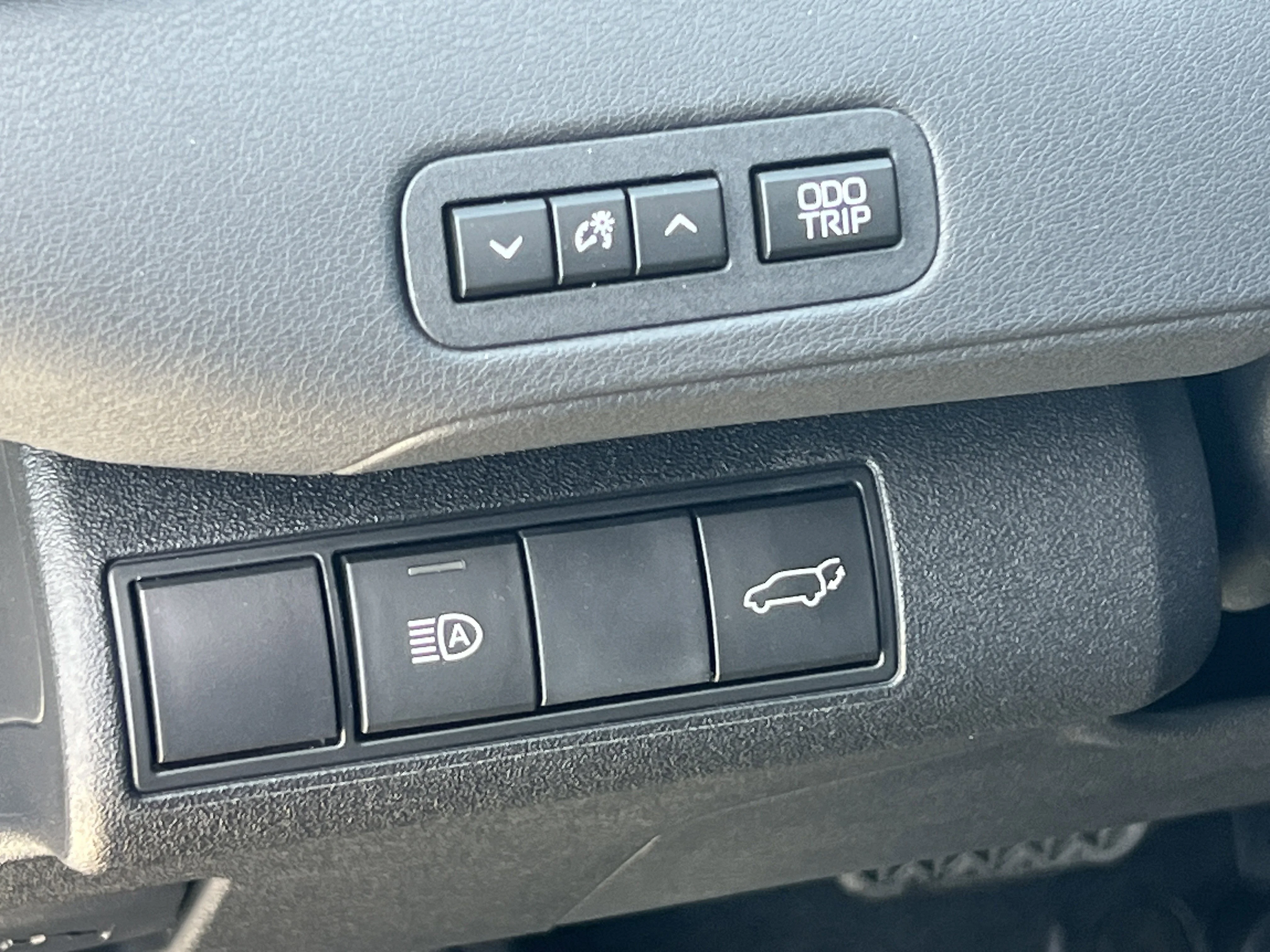 2026 Toyota C-HR XSE - Photo 23