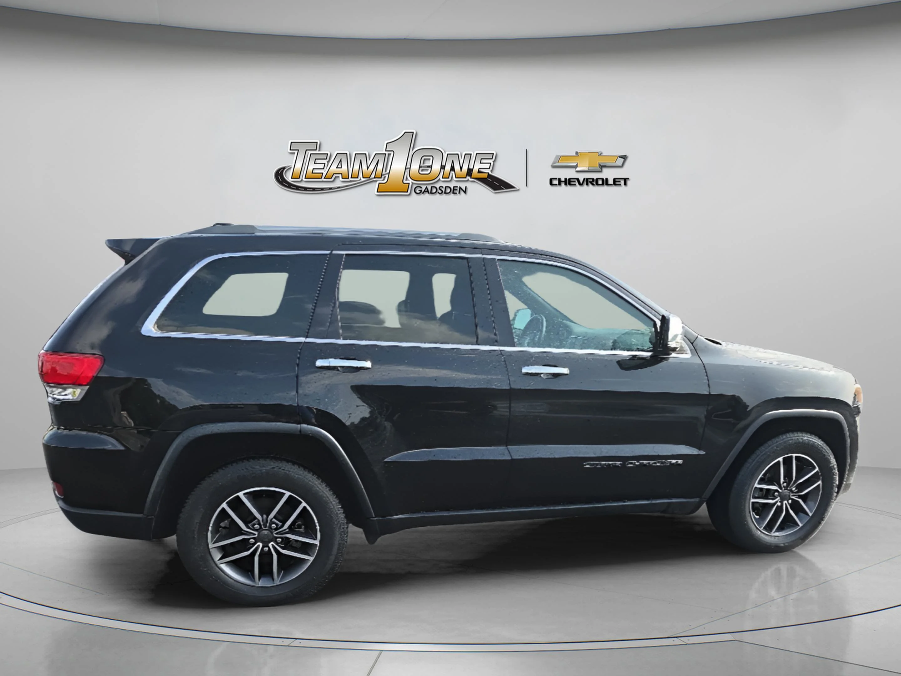 Used 2019 Black Jeep Limited 4x2 image 8