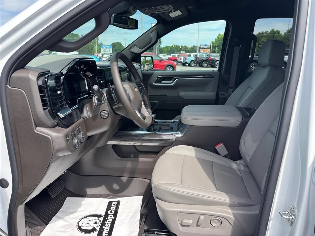 2026 Chevrolet Silverado 1500 LTZ - Photo 9