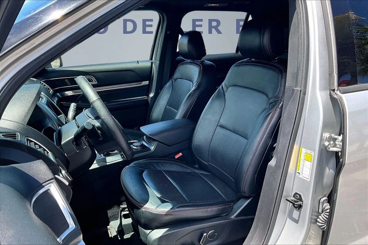Used 2017  Ford Sport image 21