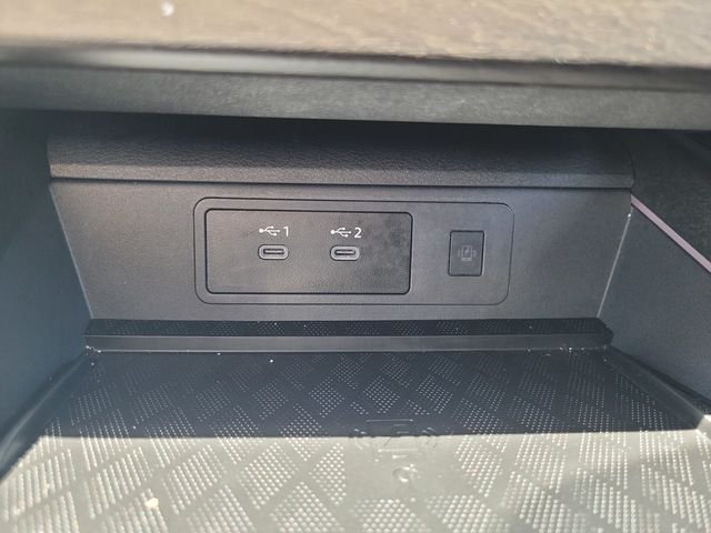 Used 2025 White Nissan SL image 26