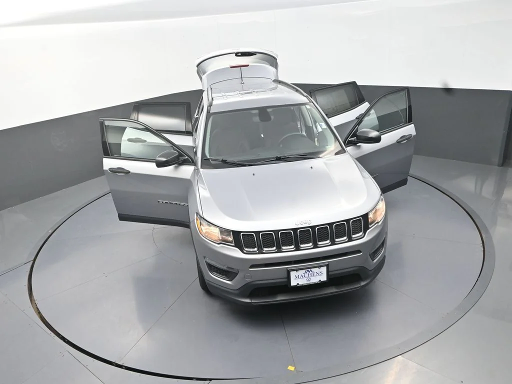 Used 2018 Silver Jeep Sport image 30