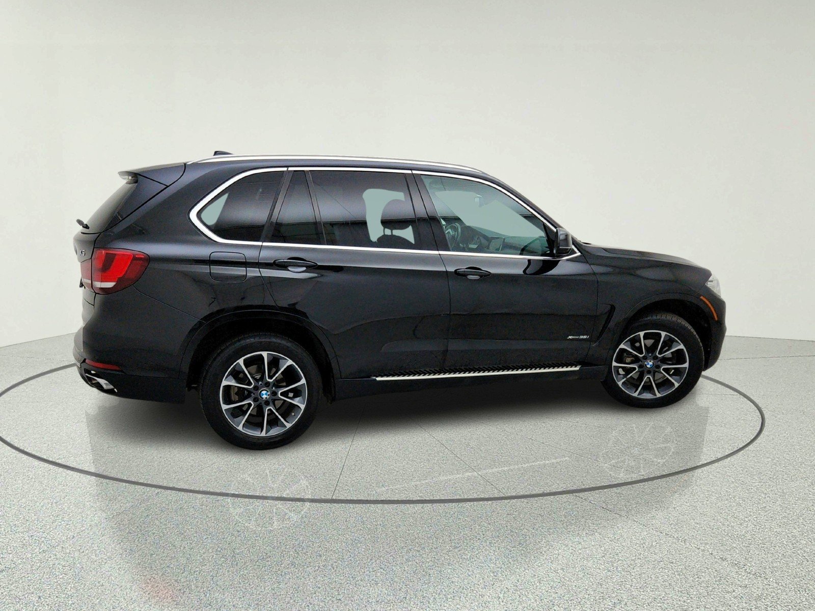 Used 2018 BLACK SAPPHIRE BMW xDrive35i image 14