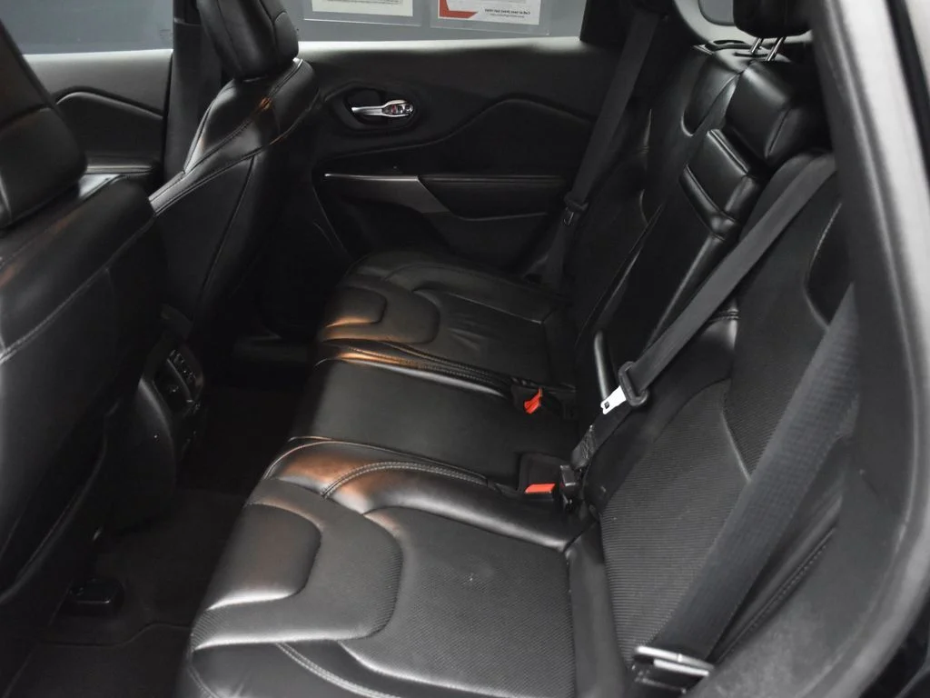 Used 2019 Black Jeep Limited image 19