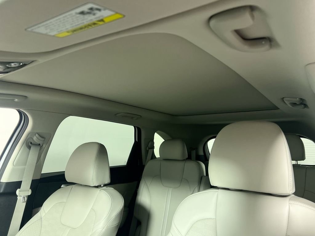 New 2026 Glacial White Pearl Kia SX image 19