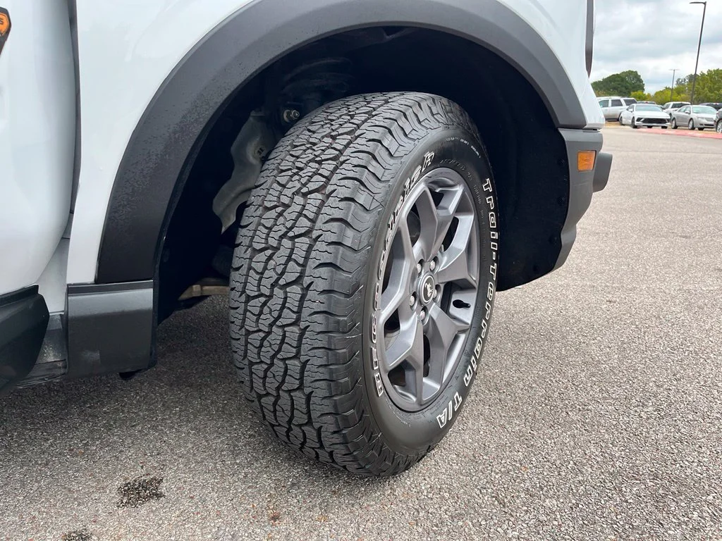 Used 2022 White Ford Badlands image 8