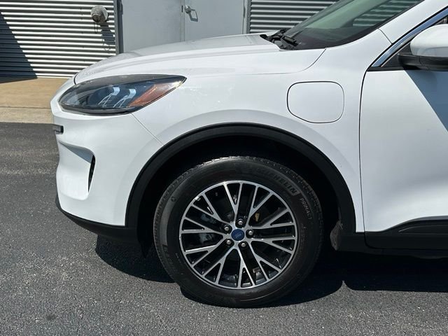 Used 2021 White Ford SE image 7