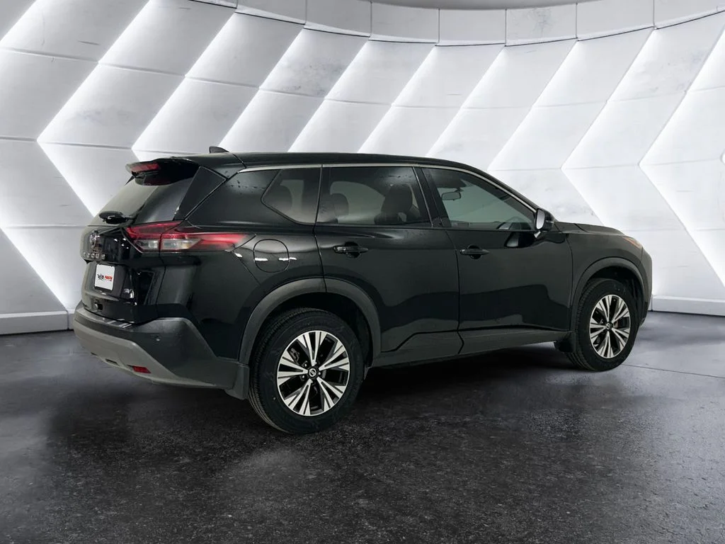 Used 2021 Black Nissan SV image 4