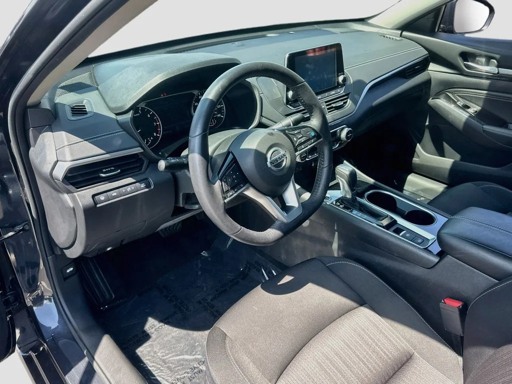 Used 2020 Blue Nissan 2.5 SV image 9