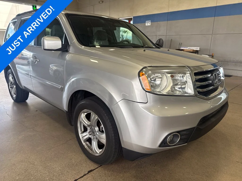 Used 2013 Alabaster Silver Metallic Honda EX image 2