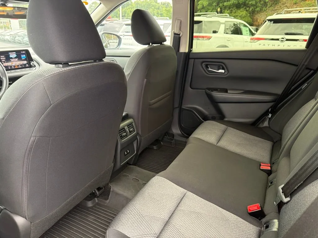 Used 2025 Kh3/super Blac Nissan SV image 15
