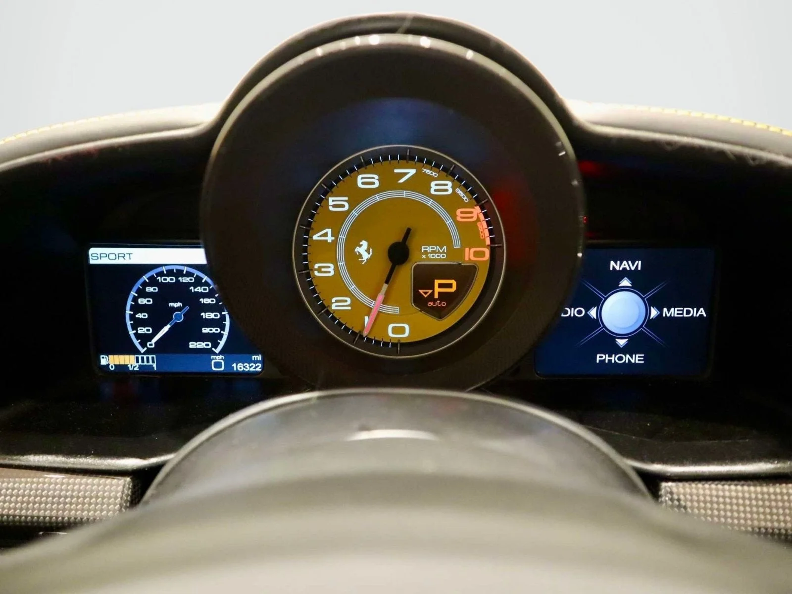 Used 2013 Giallo Modena Ferrari  image 34