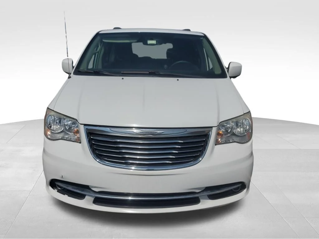 Used 2016 White Chrysler Touring image 8