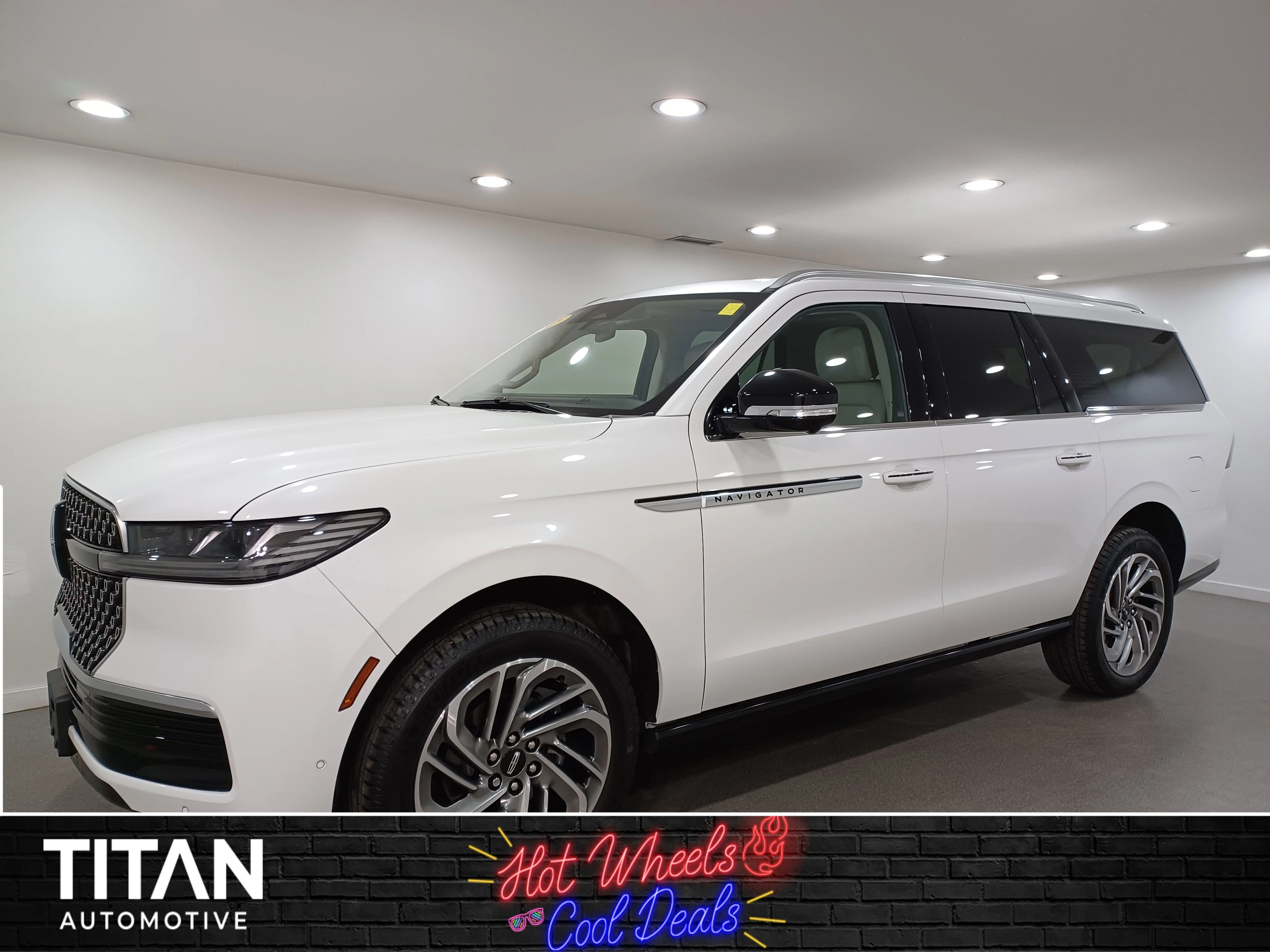 Certified Used 2025 Pristine White Metallic Tri-Coat Lincoln Reserve* NO LUX TAX!! | 7 Pass | Adaptive Cruise | Nav | 360 Cam | Cooled Massage Seats | Pano Roof image 1