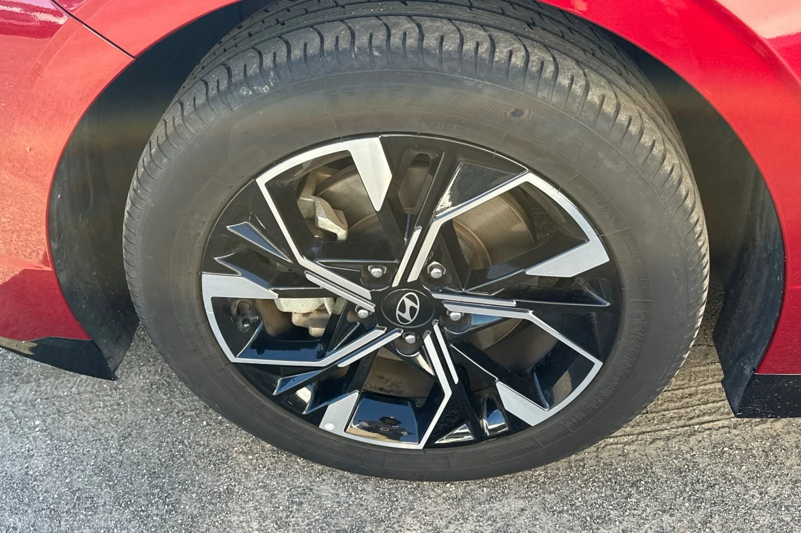 Used 2024 Ultimate red Hyundai SEL image 4