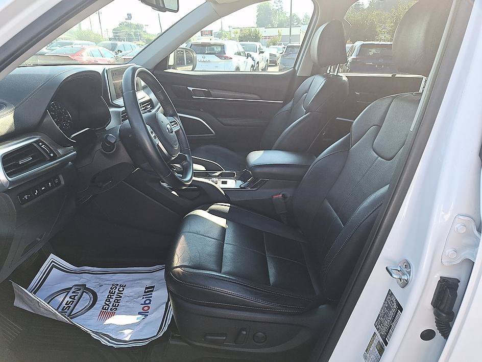 Used 2020 Snow White Pearl Kia EX image 11