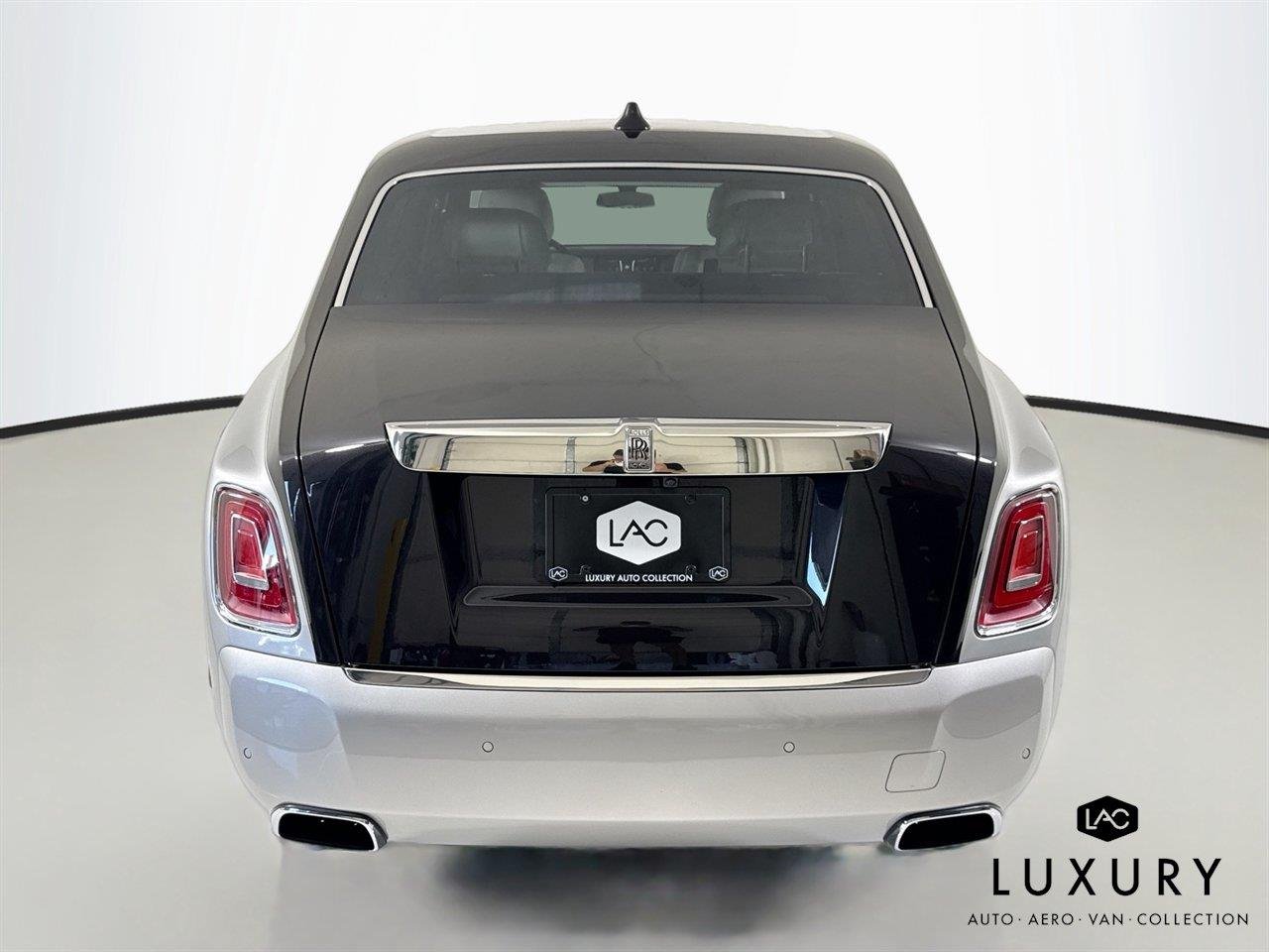 Used 2023 Jubilee Silver Rolls-Royce  image 6
