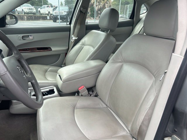 Used 2008 Gray Buick CXL image 8