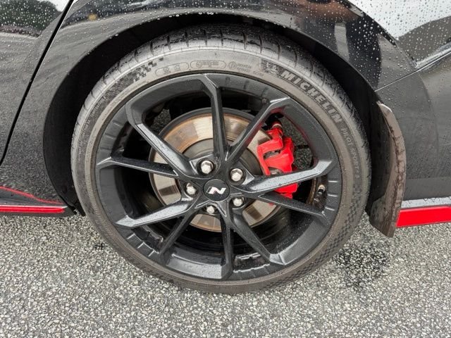 Used 2025 Black Hyundai Base image 9