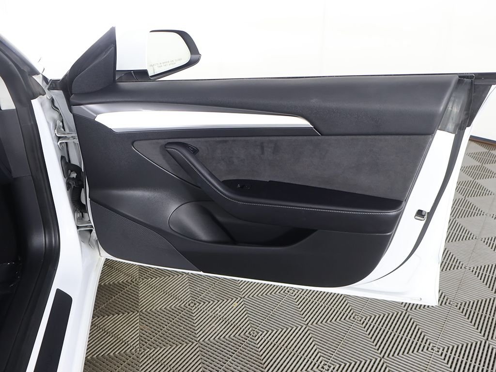 Used 2022 White Tesla Long Range image 24