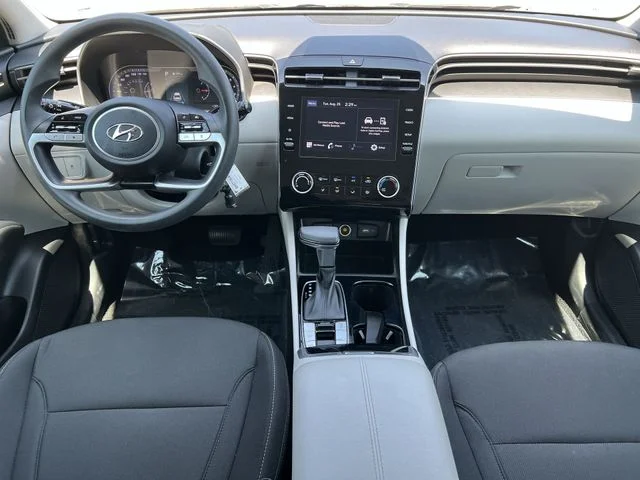 Used 2024 Silver Hyundai SE image 17