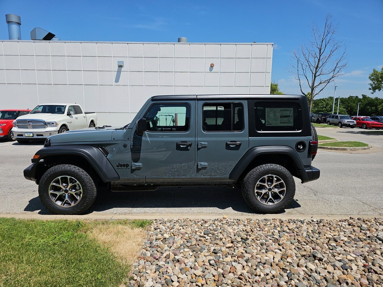New 2026 Anvil Clearcoat Jeep Sport S image 2