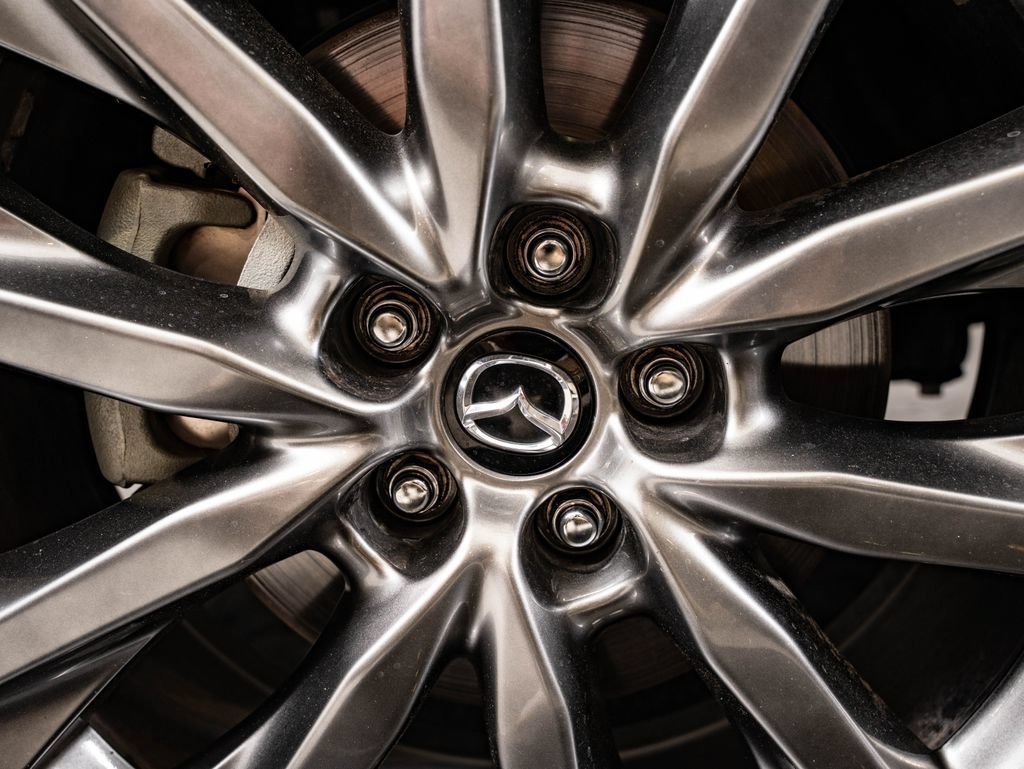 Used 2020 Machine Gray Metallic Mazda Signature image 8