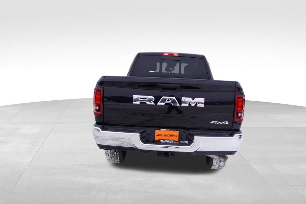 New 2026 Diamond Black Crystal Pearl-Coat Exterior Paint RAM Tradesman image 4