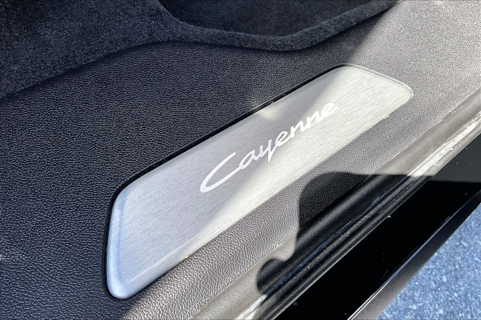 Used 2024  Porsche S image 9