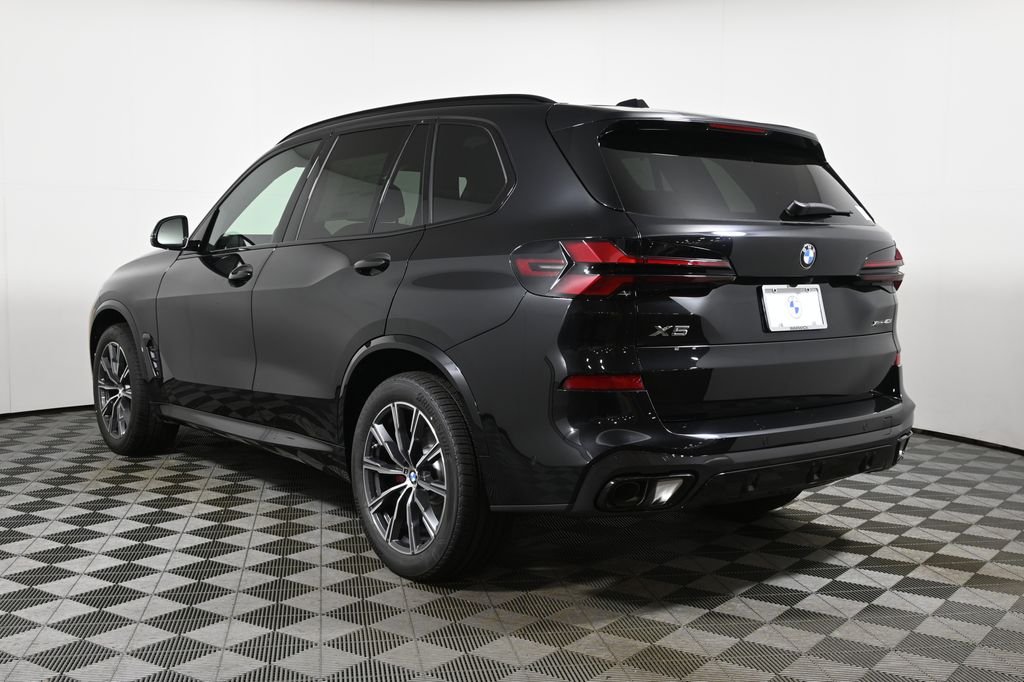 New 2026 Black Sapphire Metallic BMW xDrive40i image 5