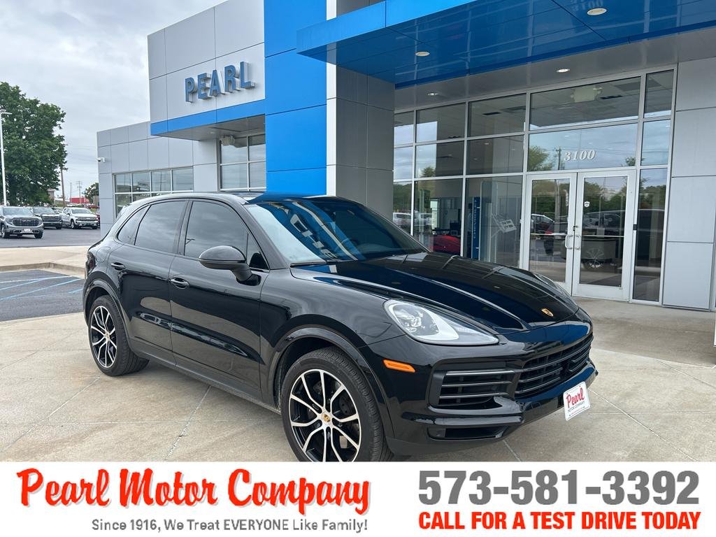 2023 Porsche Cayenne Platinum Edition's photo