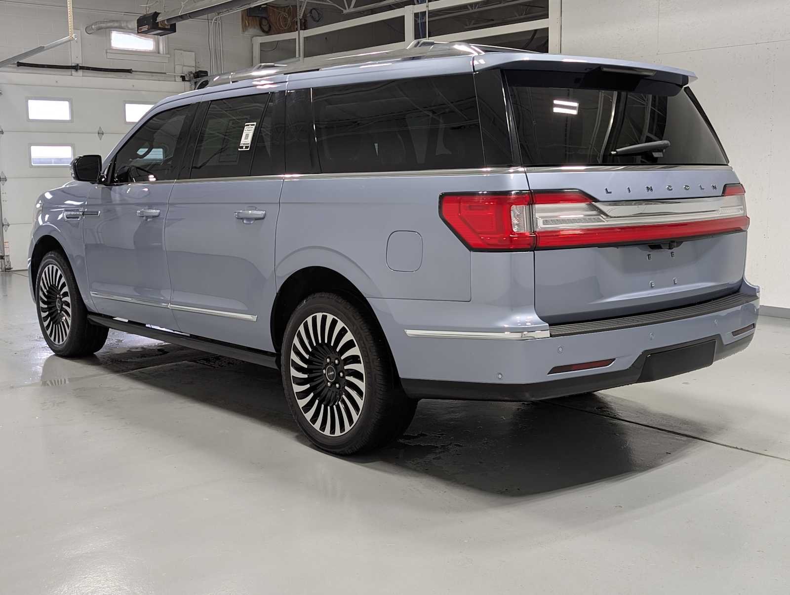 Used 2021 Chroma Crystal Blue Lincoln Black Label image 10