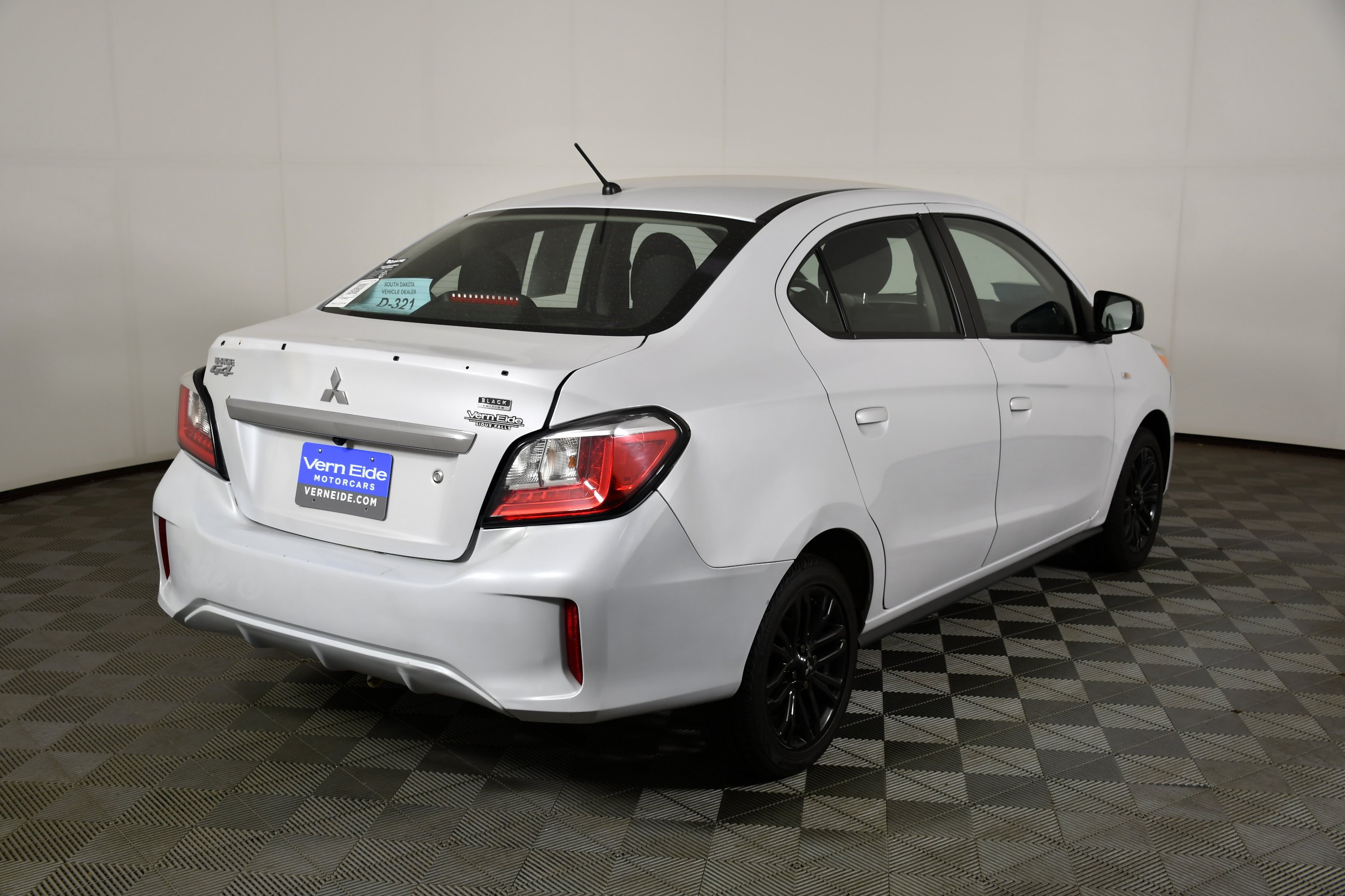 Used 2022 White Mitsubishi Black Edition image 6