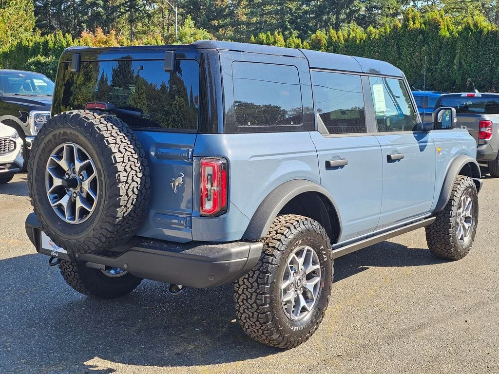 New 2025 Azure Gray Metallic Tri-Coat Ford Badlands® image 7
