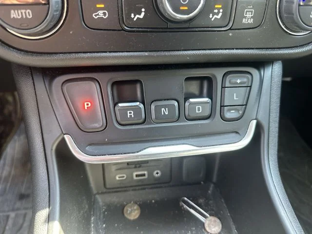 Used 2020 Silver GMC Denali image 27