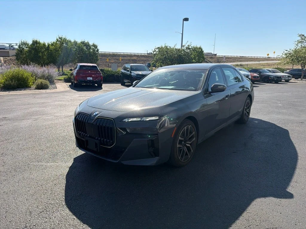 Used 2025 Gray BMW 760i xDrive image 1