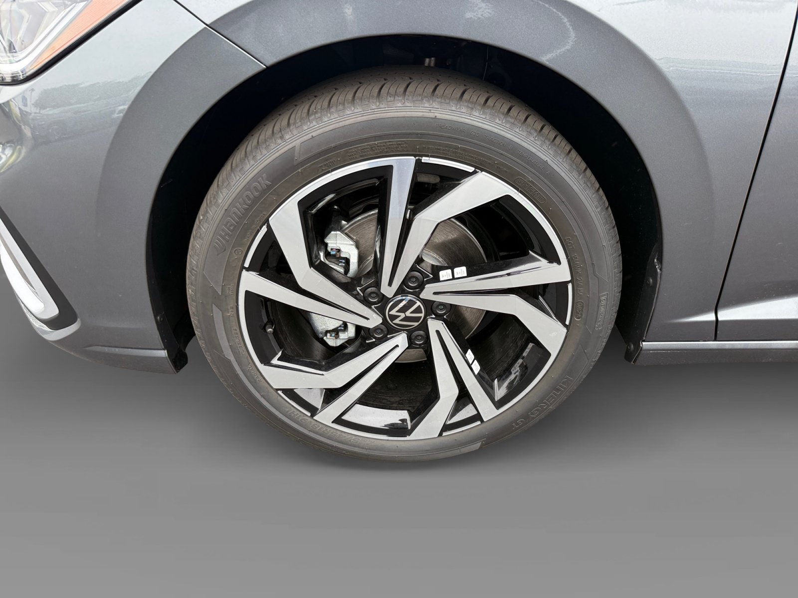 New 2027 Gray Volkswagen SEL image 9