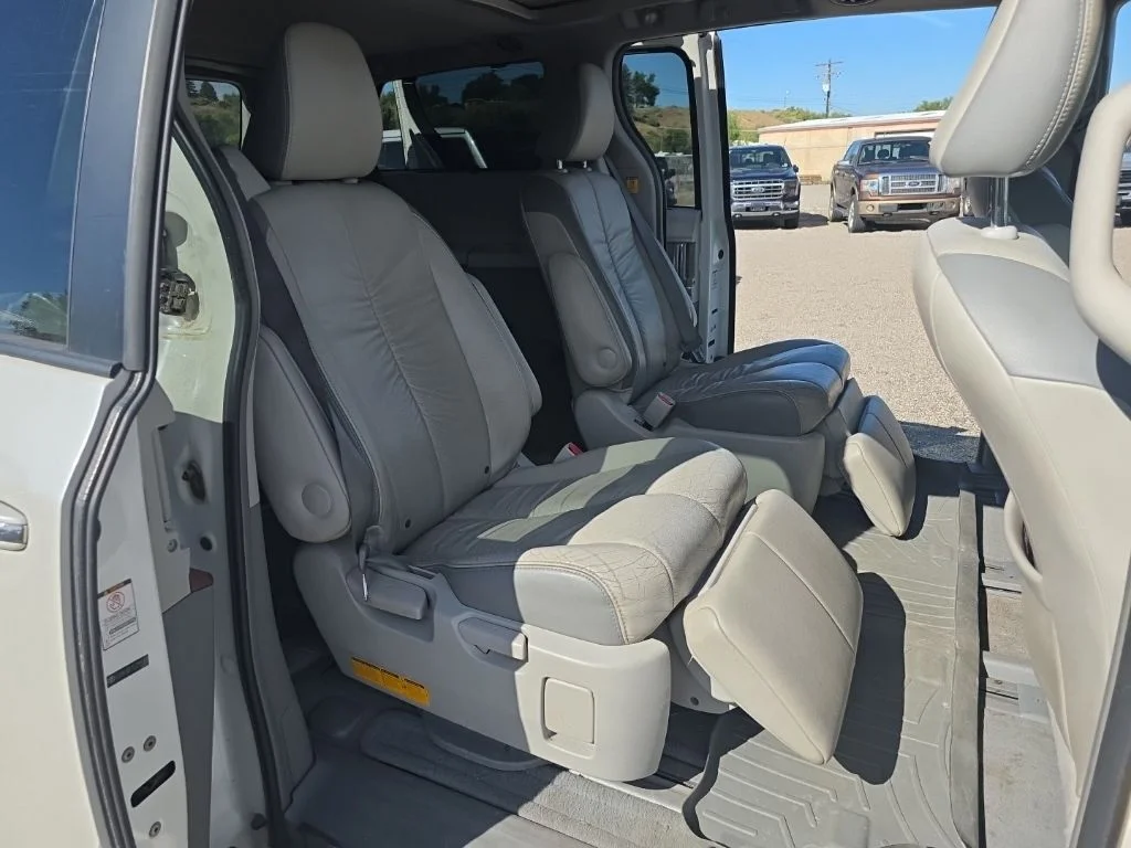 Used 2012 Blizzard Pearl Toyota Limited image 13